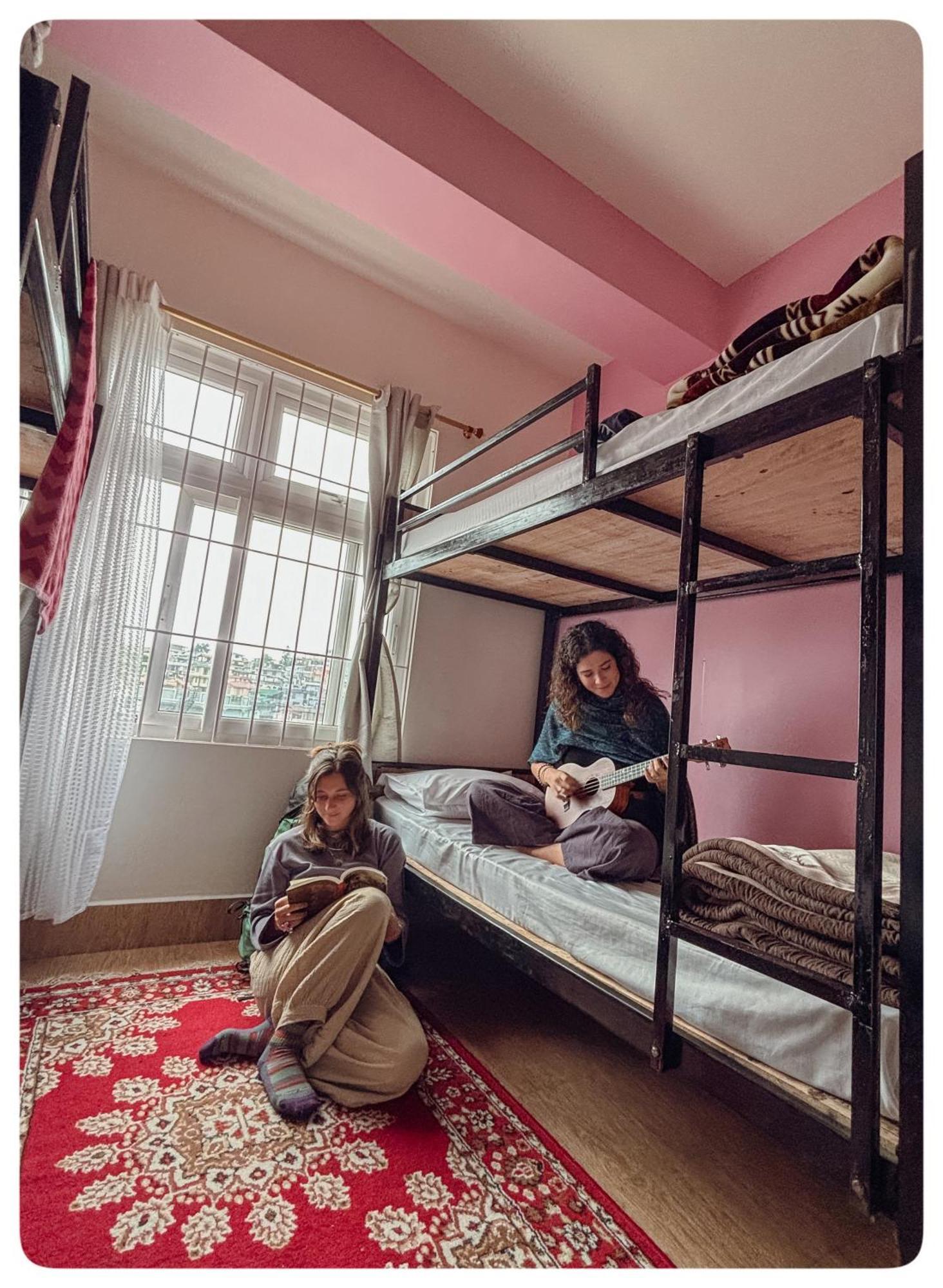 Stargaze Backpackers Shillong Hostel Екстериор снимка