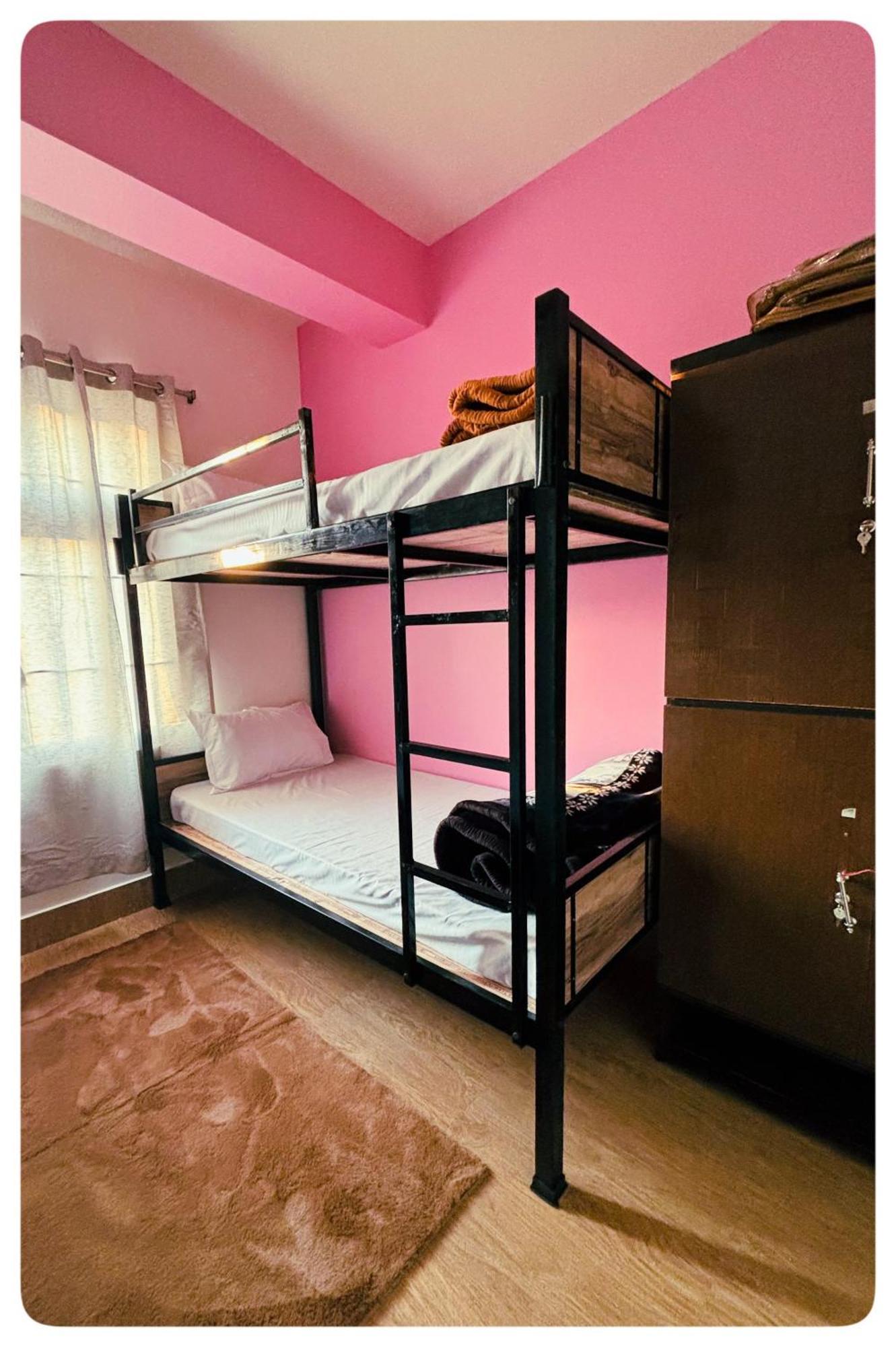 Stargaze Backpackers Shillong Hostel Екстериор снимка