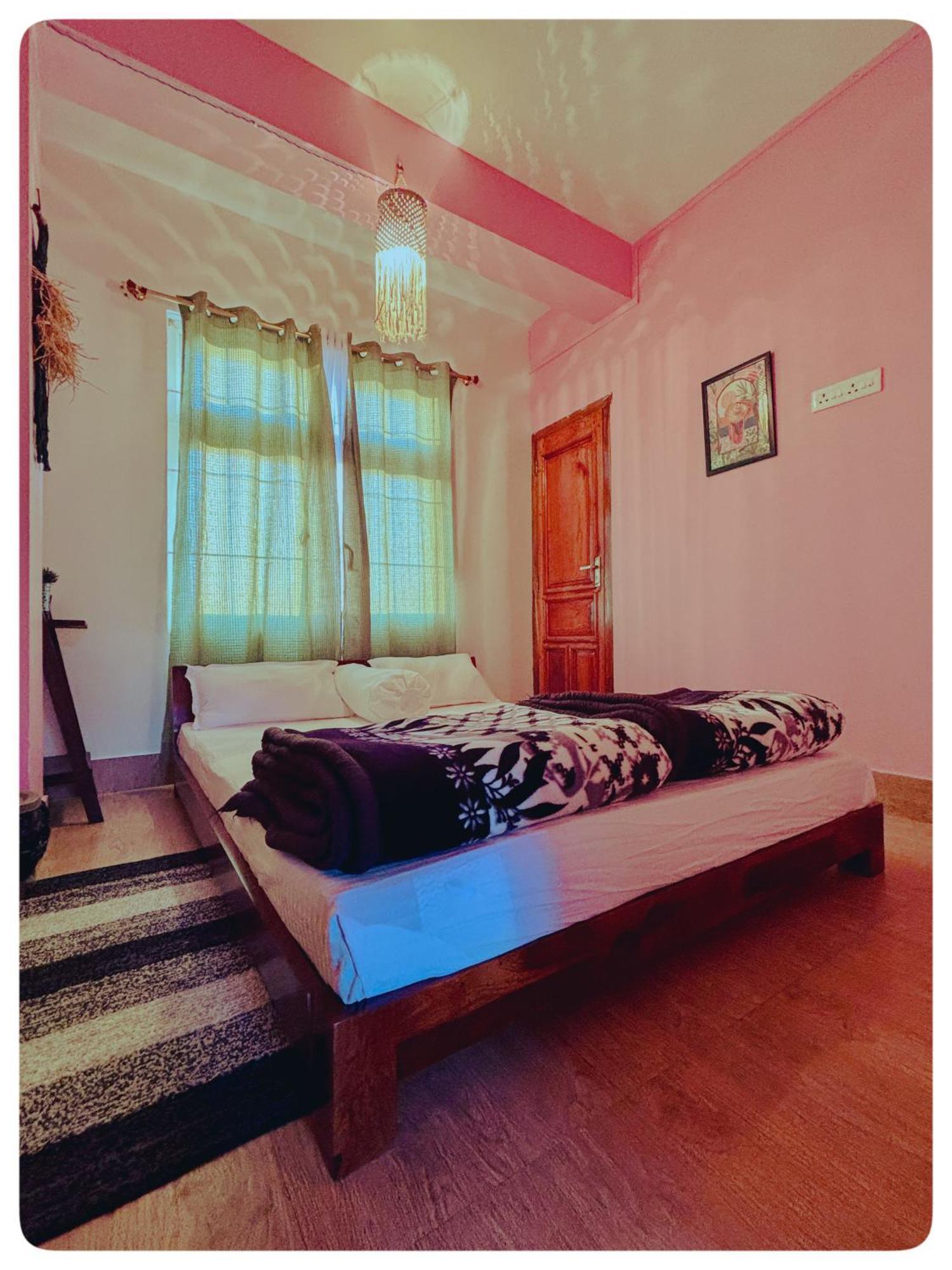 Stargaze Backpackers Shillong Hostel Екстериор снимка